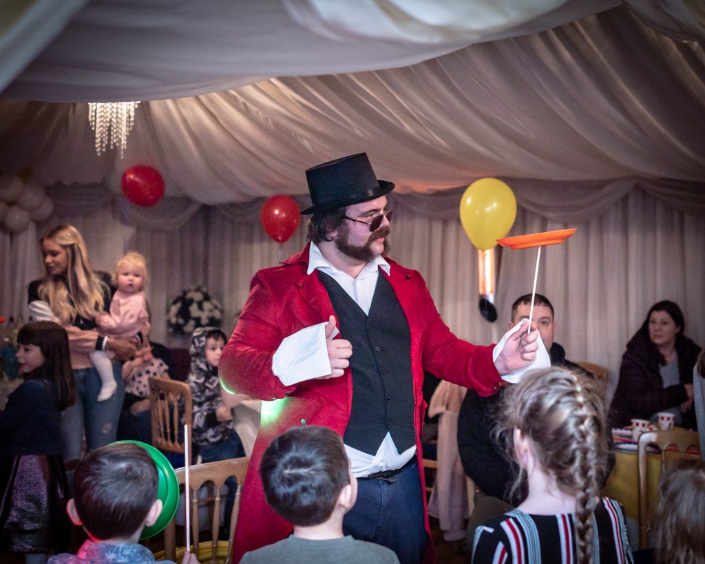 Birthday photography with clown